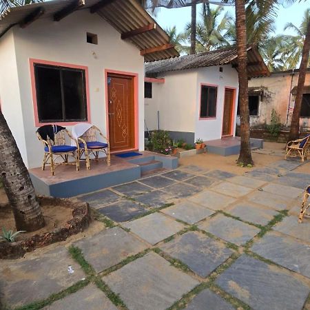 Prafulla Homestay Карвар Экстерьер фото